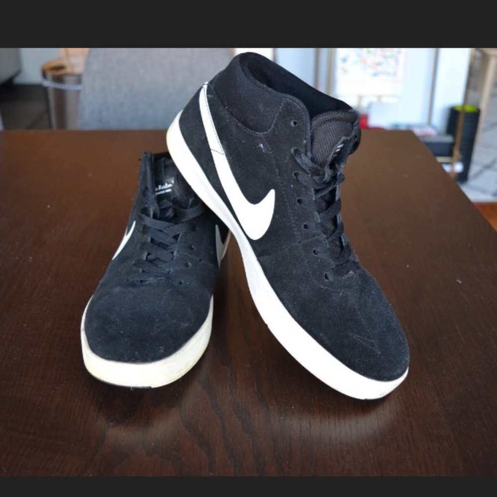Nike Mid-High Eric Koston Signature SB Shoe